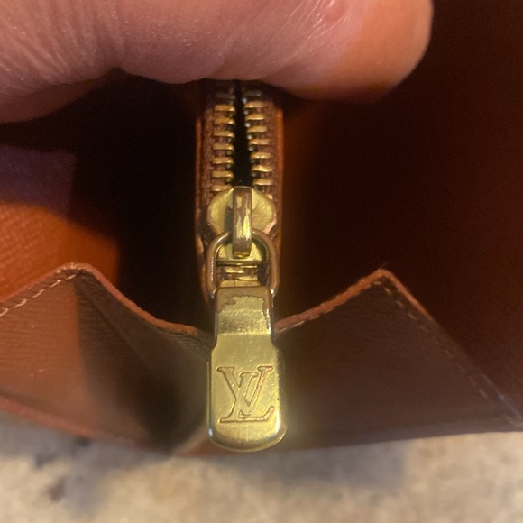 Authentic Vintage LV Sarah Monogram Long Wallet - Picture 14 of 16